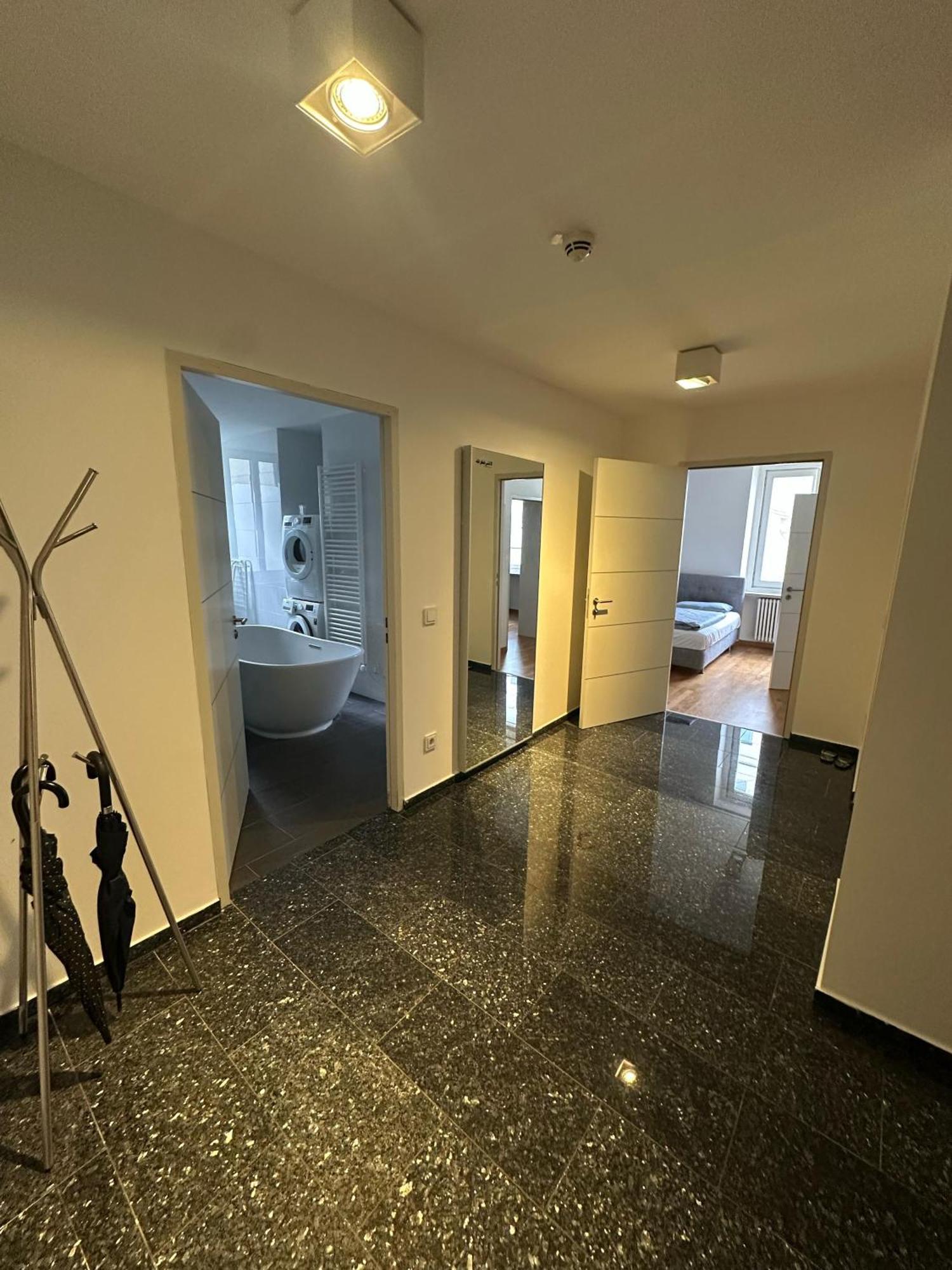 Al Nafurah Apartments Munich Exterior photo